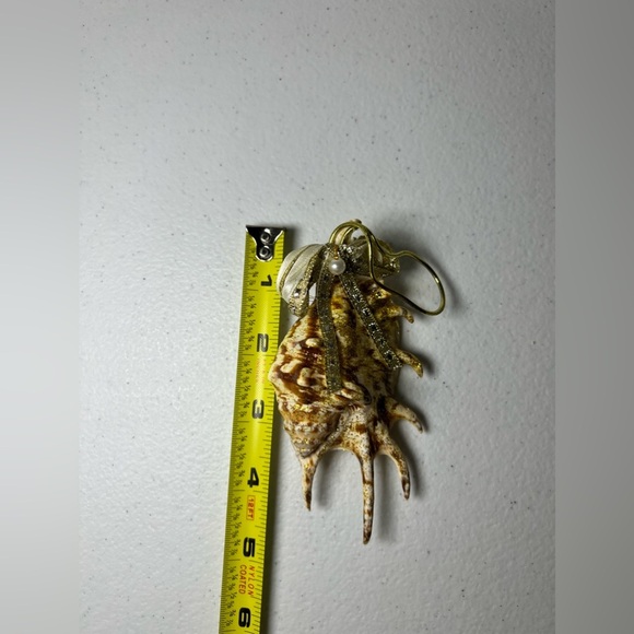 Whelk Shell Christmas Hanging Figurine Ornament Glitter Tan Bow - Picture 5 of 6